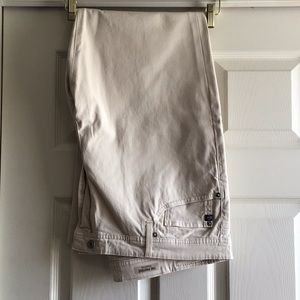 AG -The Protégé style, new w/o tags, 40x34.